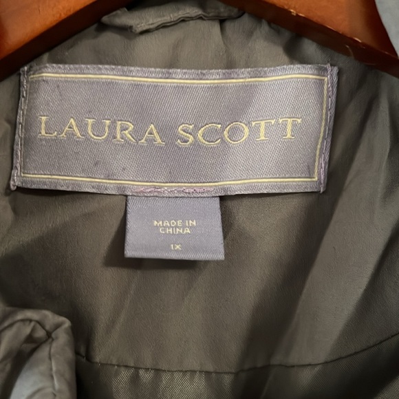 Laura Scott Grey Vest - Picture 3 of 4